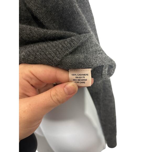 Philosophy 100% Cashmere Milan Sweater S Gray
White Logo - Picture 3 of 5